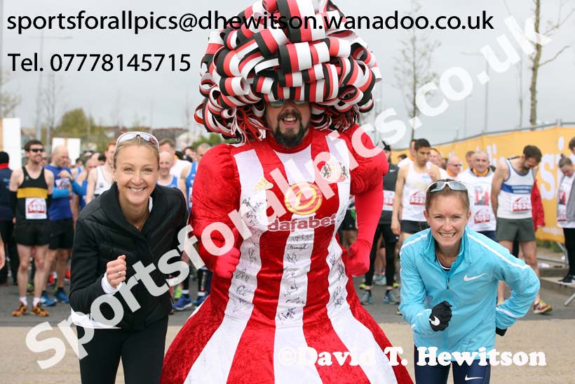 Paula Radcliffe and Aly Dixon, Sunderland City Half Marathon. Photo: David T. Hewitson/Sports for All Pics
